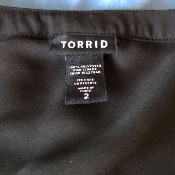 Creamy White and Black Blouse Torrid - Picture 2 of 4